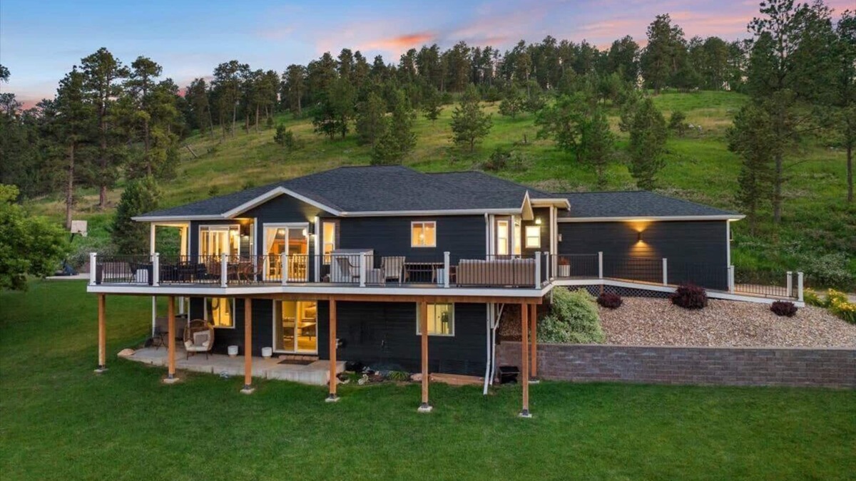 Spearfish House | Black Hills Family Getaway with Game Room for 18!