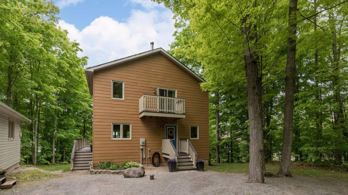 Tay Valley Cottage | Black Lake Cottage w/ Hot Tub and Sauna