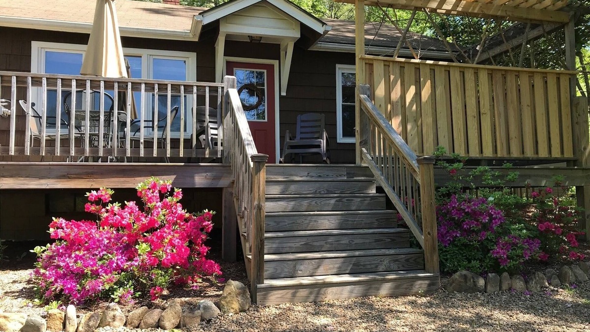 Black Mountain Cabin | Black Mtn.Hideaway: Romantic Mtn.Views, Hot Tub, & Pet Friendly!