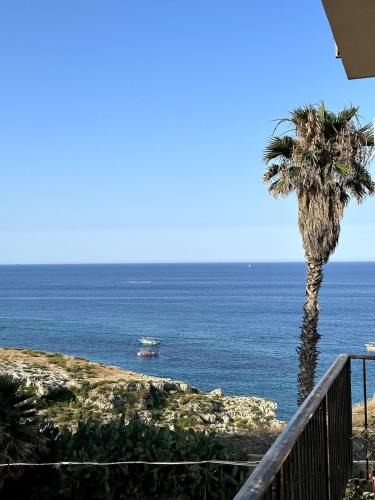 Grottasanta House | Black Ocean Holiday Home