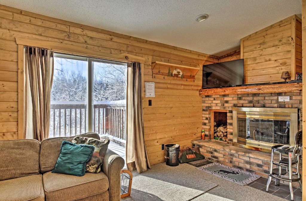 Ironwood House | Black River Retreat 3 Mi to Powderhorn Mountain!