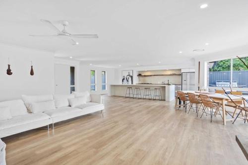 Burleigh Waters House | Black Shack Burleigh