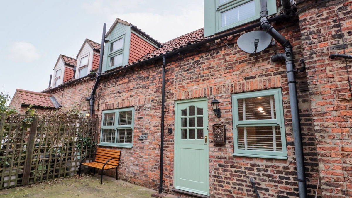 Thirsk Cottage | BLACK SHEEP COTTAGE, pet friendly in Thirsk