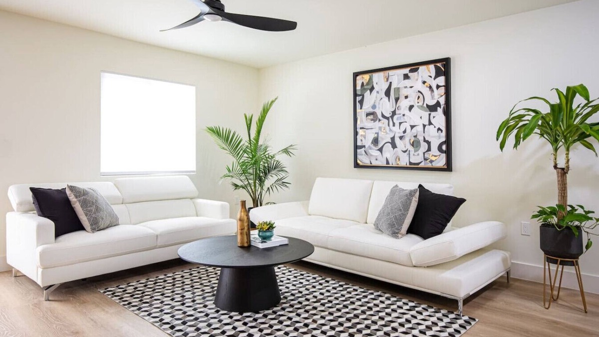 East Naples House | " Black Vanilla " Stylish Symphony 3miles Downtown