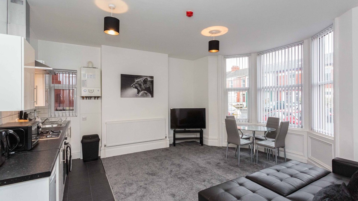 South Shore Apartment | Blackberry Suite - 1 Bedroom Spacious Apartment