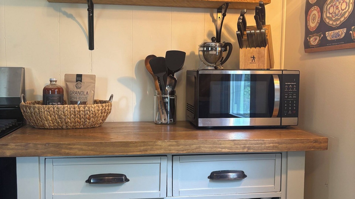 Ballston Spa House | Blackbird Retreat - 4-bedrooms sleeps 6 full house