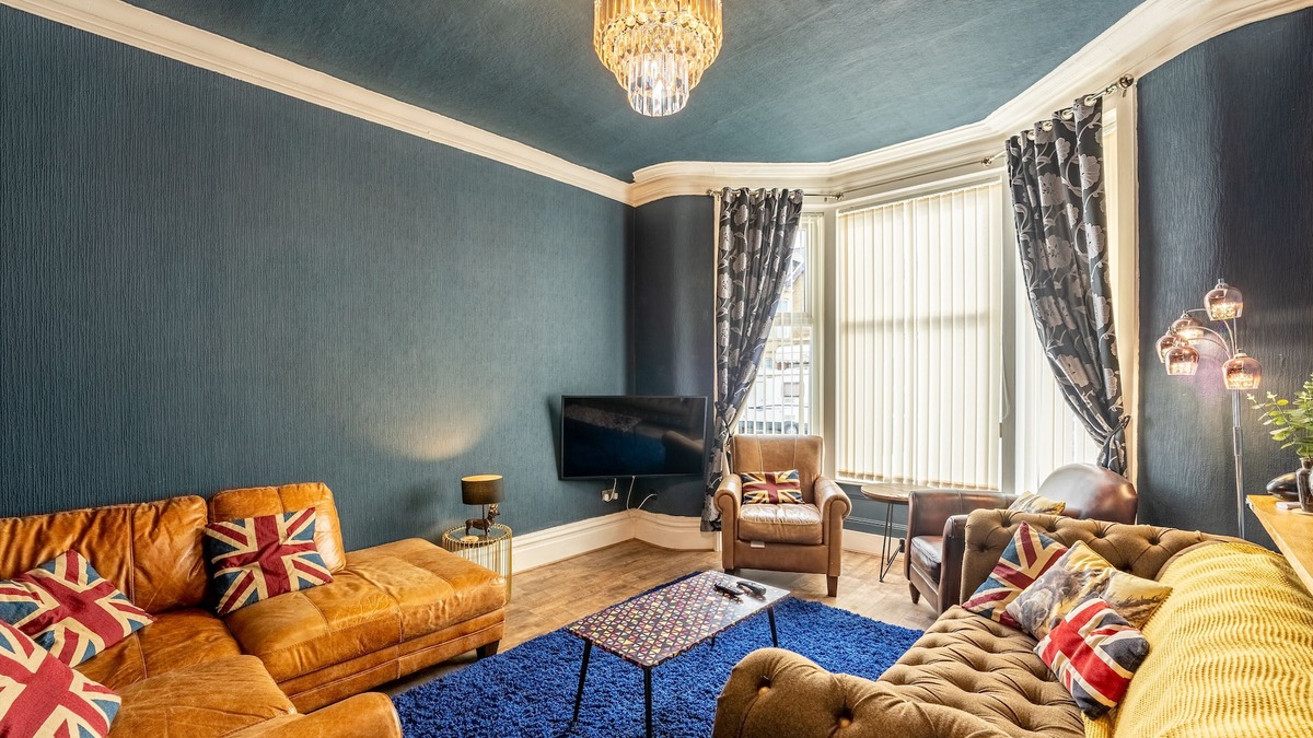 South Shore House | Blackpool Abode - The Cinema House