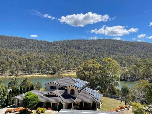 Blackstone Heights House | Blackstone Lakeside 4 Bedrooms 2 Bathrooms