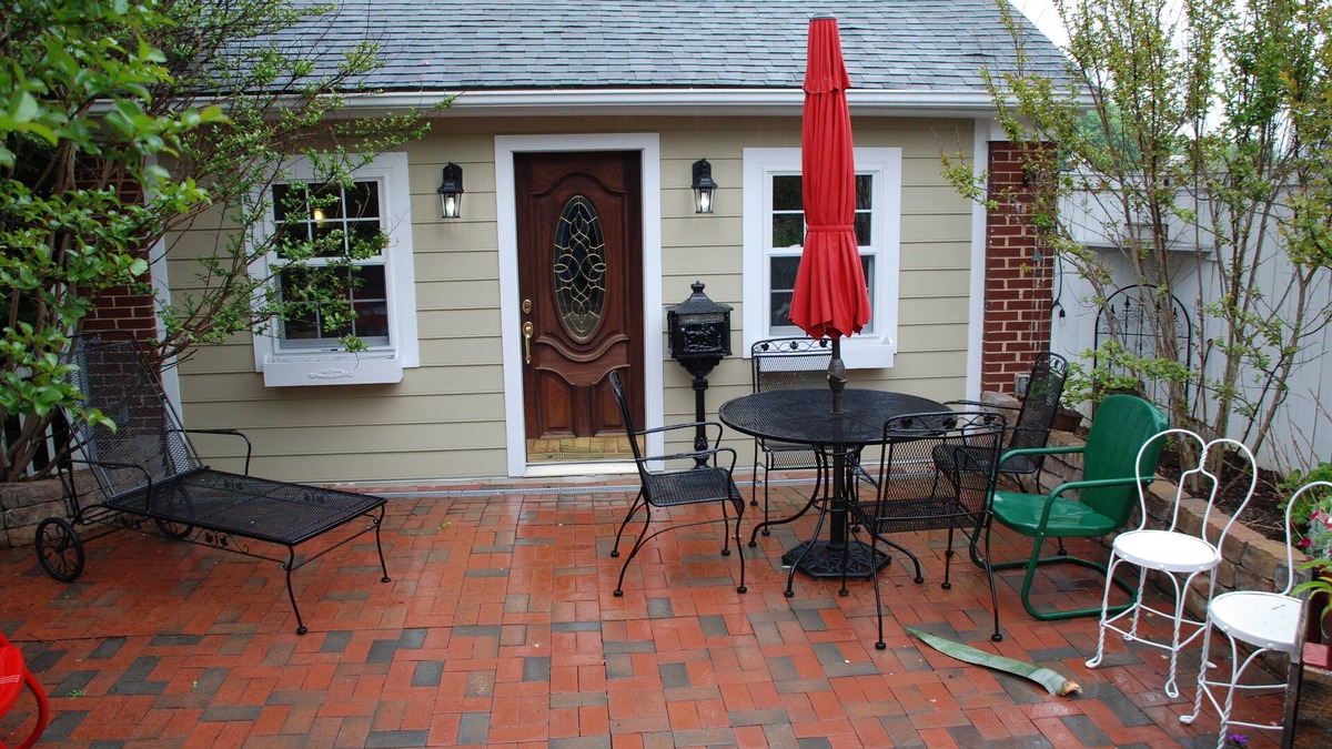 Waynesboro Apartment | Blair's Vintage Apartment Nestled in Wine Country