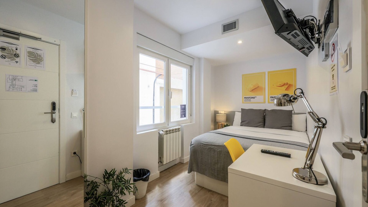Gaztambide Bed & Breakfast | Blasco de Garay, double room with gym 106