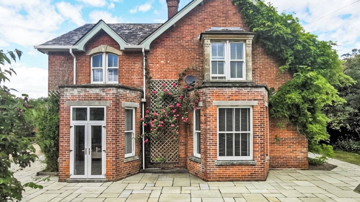 New Forest District Cottage | Blashford Manor Farm House