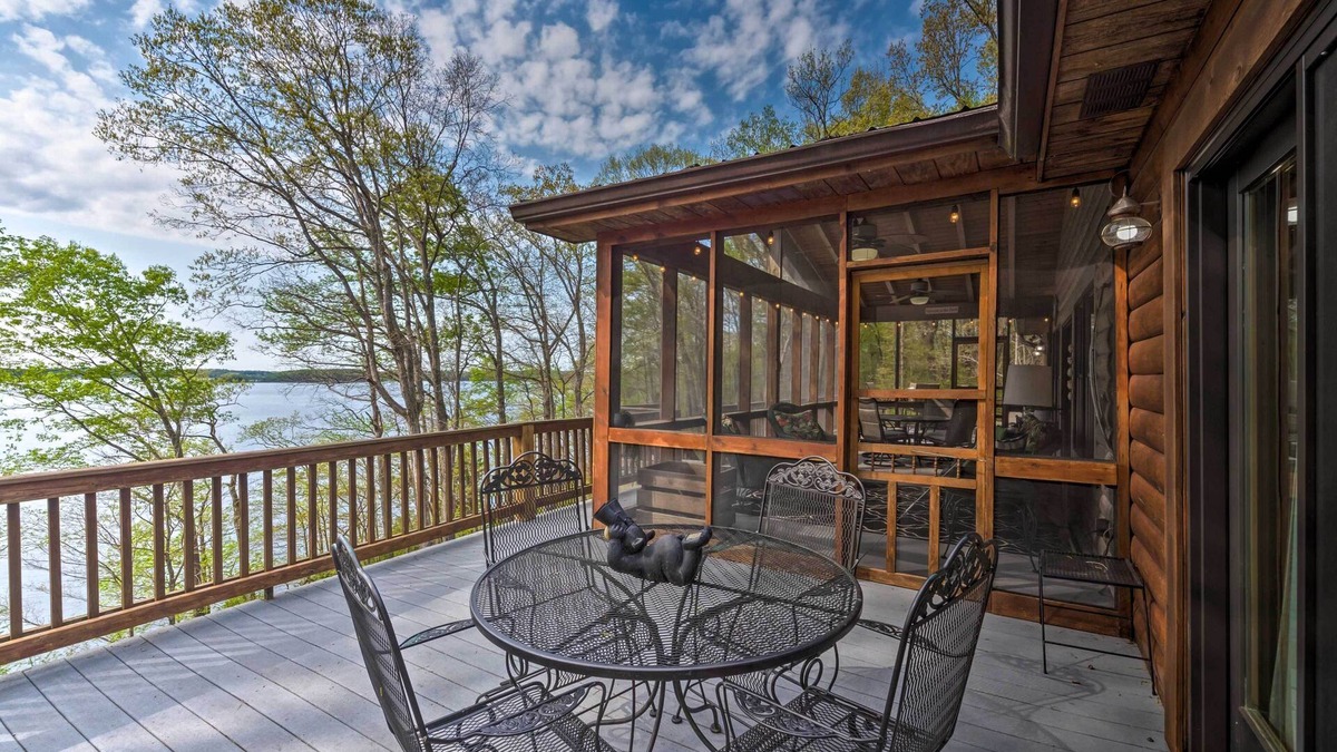 Scottsville House | BLESSING BY THE LAKE Lakefront Cabin w/DOCK, Lake View and 2 Master Suites!