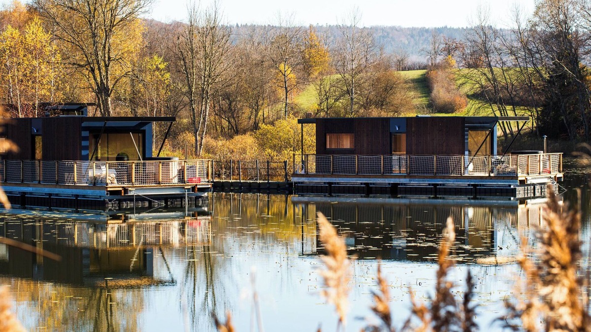 Thezillieu Hotel | Bleu Minuit - La Rive Etoilée
