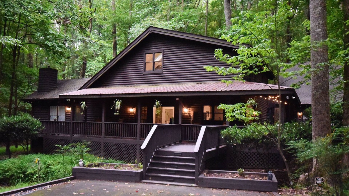 Big Canoe House | Bliss-filled Big Canoe Mountain Retreat with Epic Gameroom!