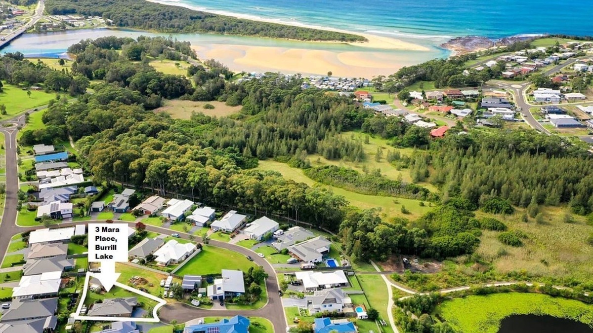 South Coast House | Bliss On Mara - Within walking distance to Burrill Lake