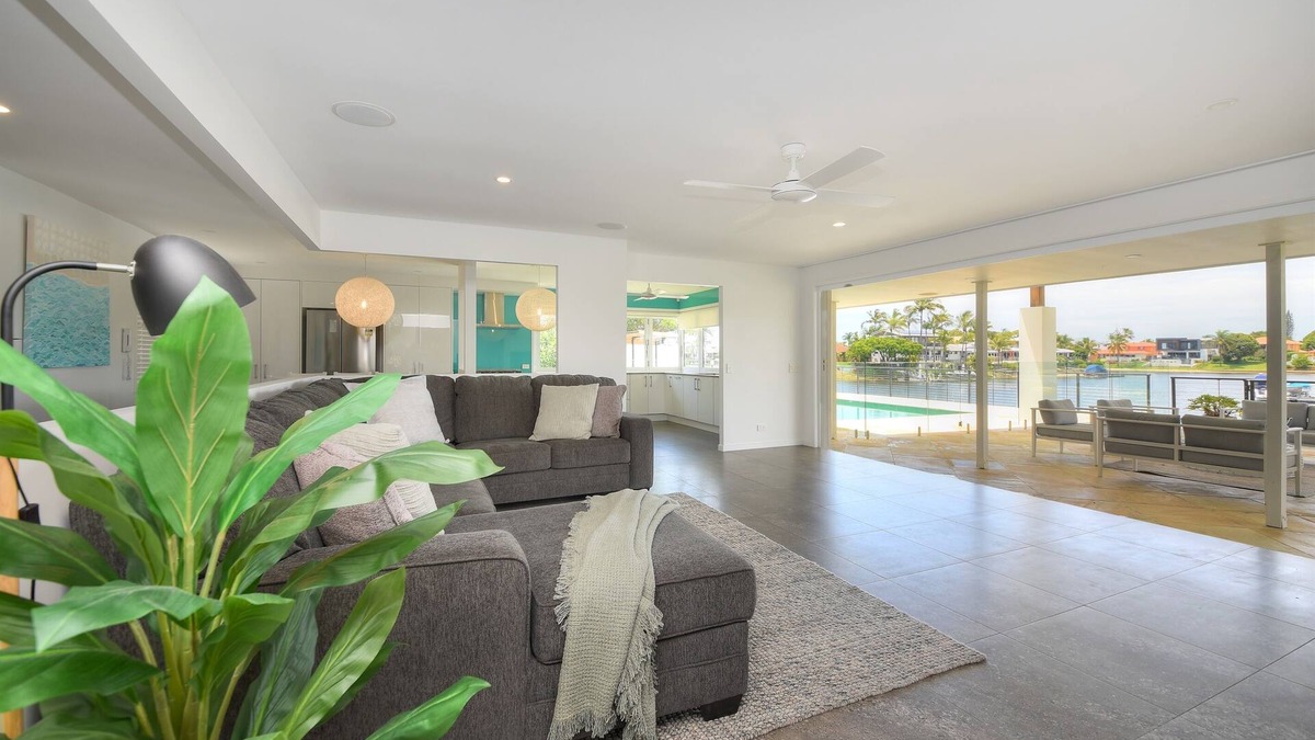 Mermaid Waters House | Bliss On The Point - Indulge yourself!