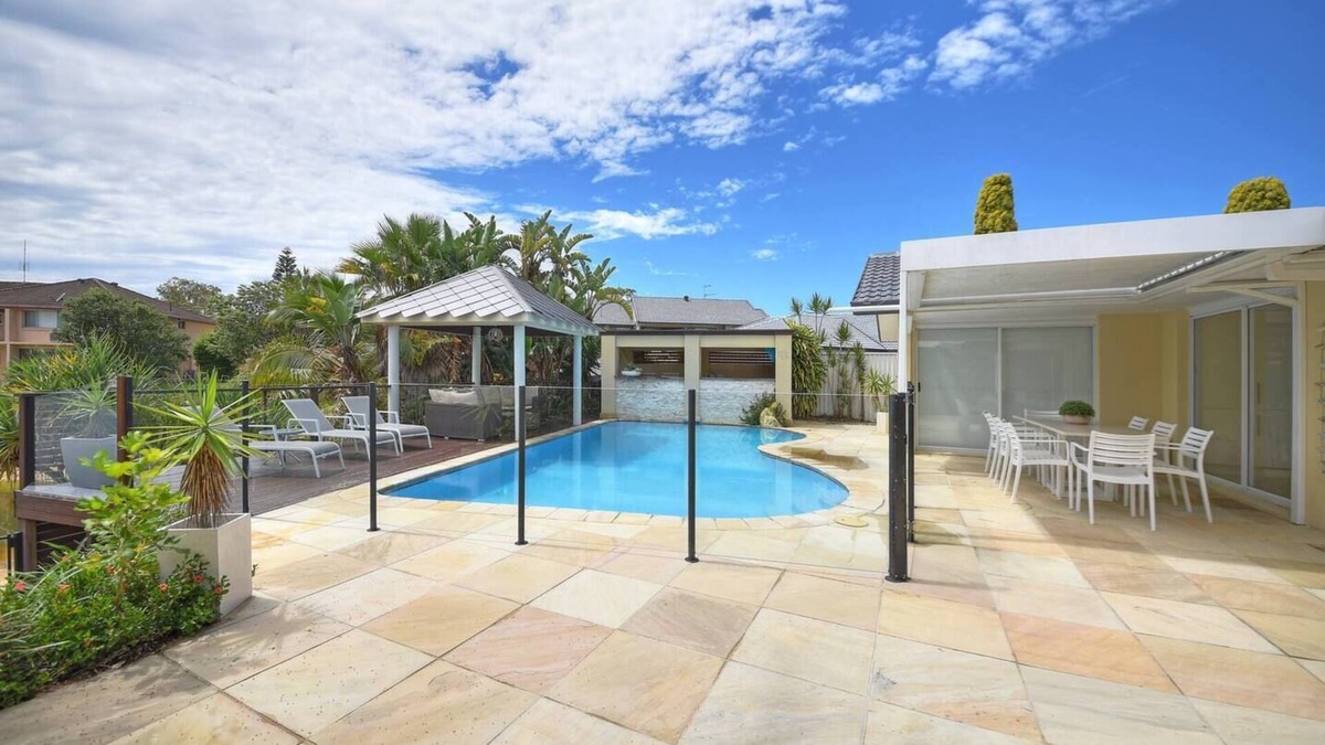 Mermaid Waters House | Bliss On The Water