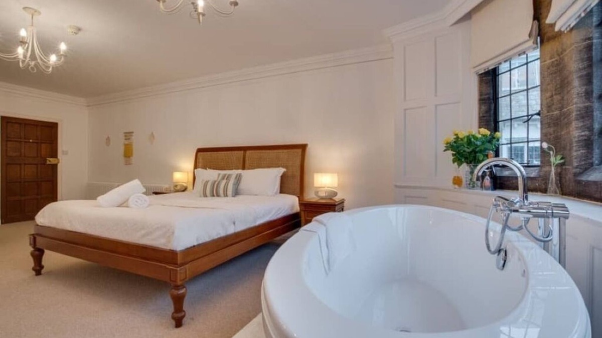 Putsborough Apartment | Bliss @ Pickwell Manor - amazing apartment in this manor house with hot tub