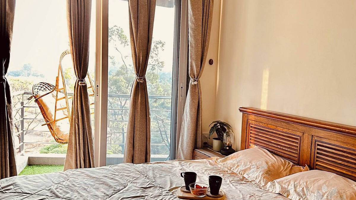 Karjat Apartment | Bliss Retreat-cozy studio w/pvt balcony & a swing!