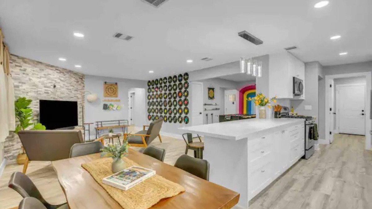 Sharpstown House | Blissful Adobe 4RBsHome Houston Memorial South West