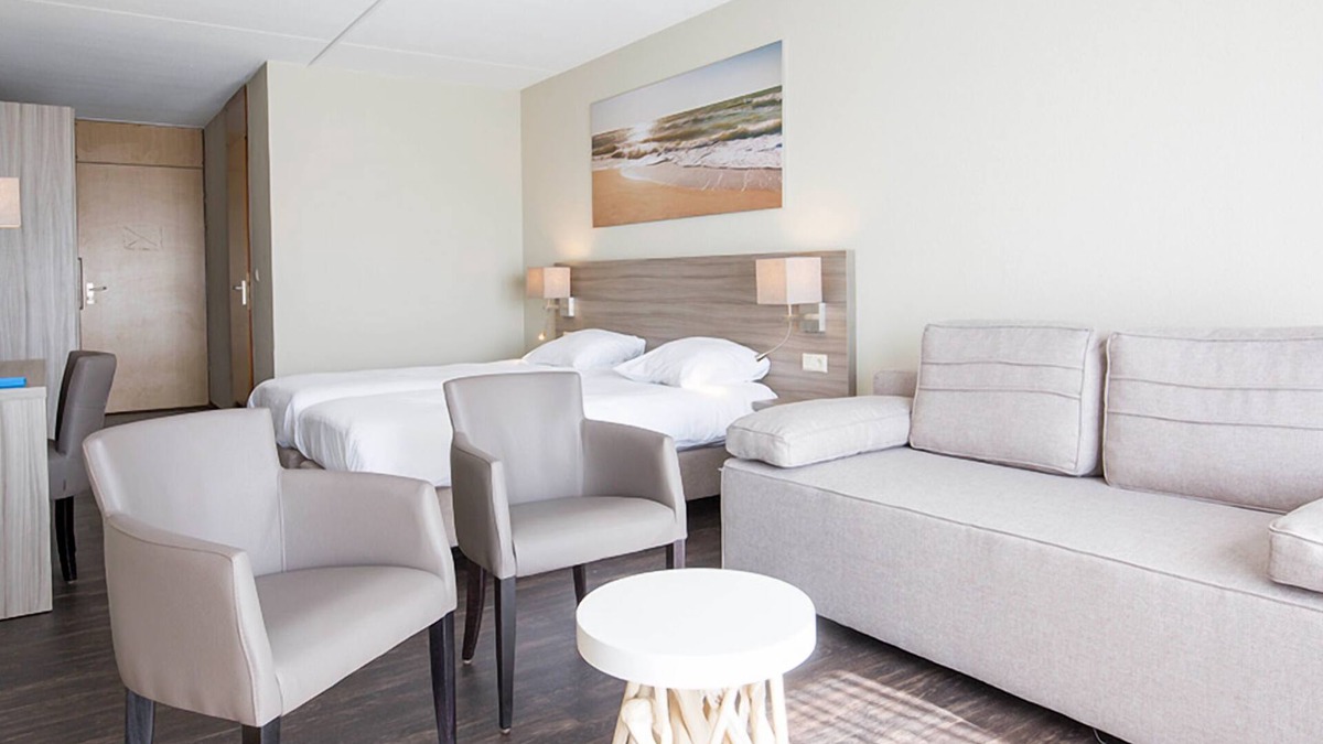 Callantsoog Hotel | Blissful Escape w/Pool & Golf | Dunes, Waves & Tee Time in Callanstoog