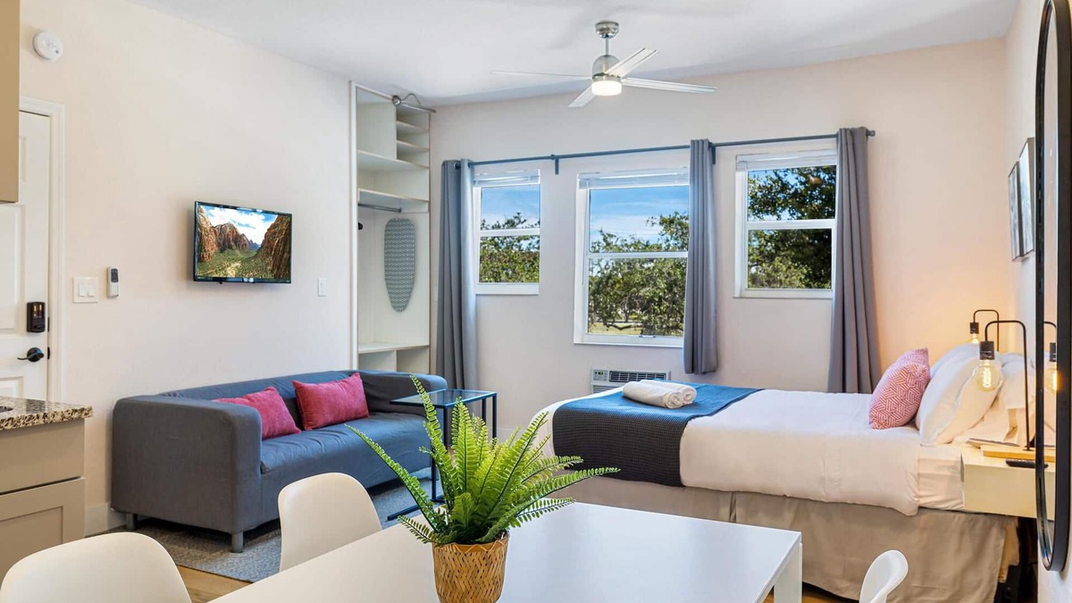 Poinciana Park Apartment | Bloom Hideaway: Mins to Las Olas & Beach