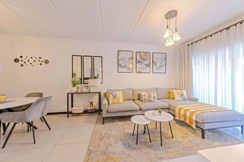 Greater Johannesburg Metropolitan Area Apartment | Bloom Modern Apartment