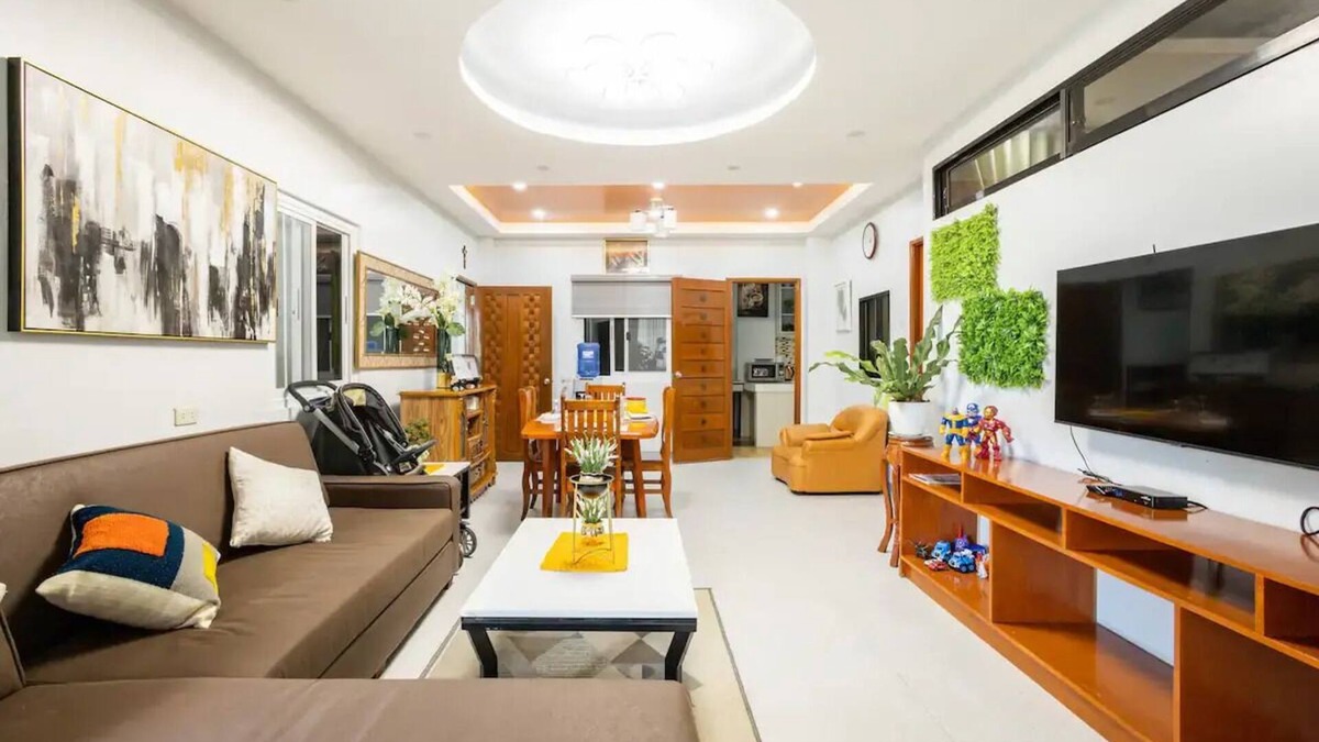 Meycauayan House | Blooming 3 bedrooms for 7, infant, petnn