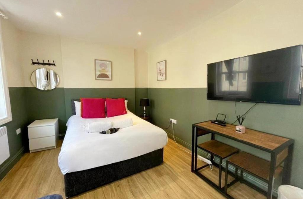 Hove Apartment | Bloomsaway Seafront Studio BN38BRU03