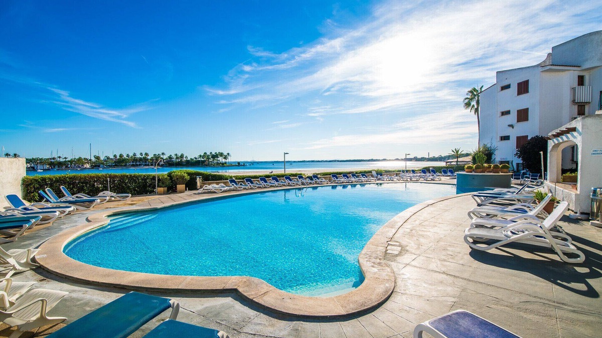 Alcudia Apartment | Blue Bay flat with swimming pool in Alcudia beach