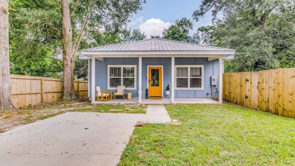 Southeast Pensacola House | Blue Bayou ~ Cozy East Hill Convenience