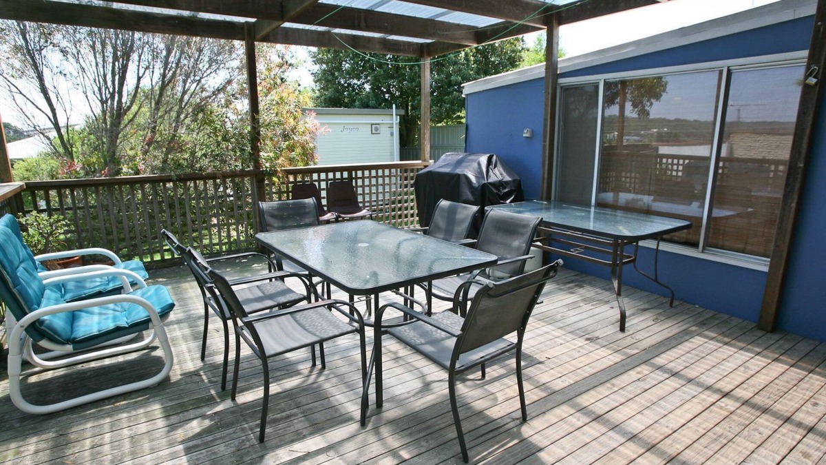 Bermagui House | BLUE BERMI BEACH HOUSE: 10 Barragoot Street- Fishing shack and pet friendly