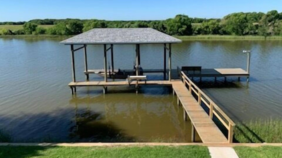 Oyster Creek House | Blue Breeze located in Oyster Creek