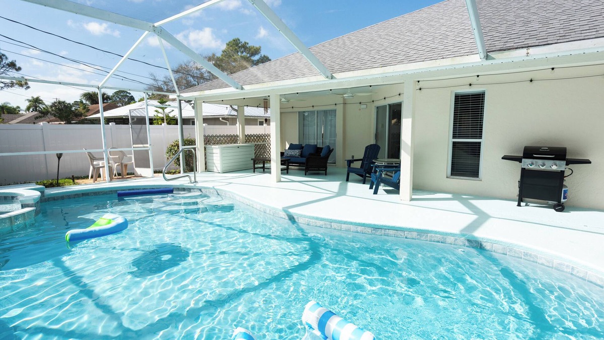 Florida Ridge House | Blue Breeze Retreat: 4B House with Pool, BQ & Game Room in Vero Beach