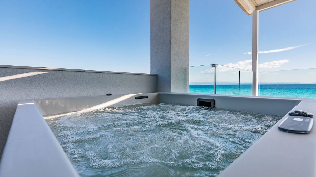 Pefkochori Hotel | Blue Carpet Luxury Suites