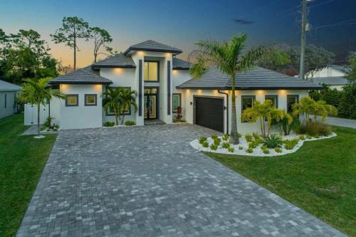 Bonita Shores House | Blue Diamond Beach Home