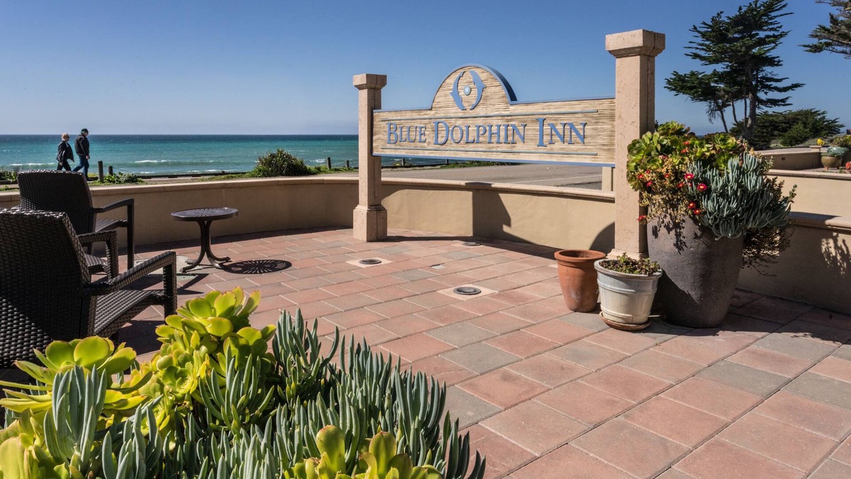 San Simeon Hotel | Blue Dolphin Inn