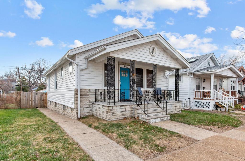St. Louis House | Blue Door Bungalow | JZ Vacation Rentals