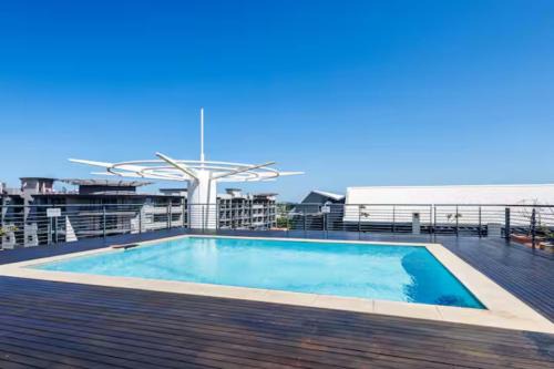Umhlanga Ridge House | Blue Escape 2 Bed Apartment in Umhlanga with Complex Rooftop Braai & Pool