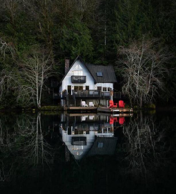Port Angeles House | Blue Haven Iconic Lakefront 4 Season Retreat