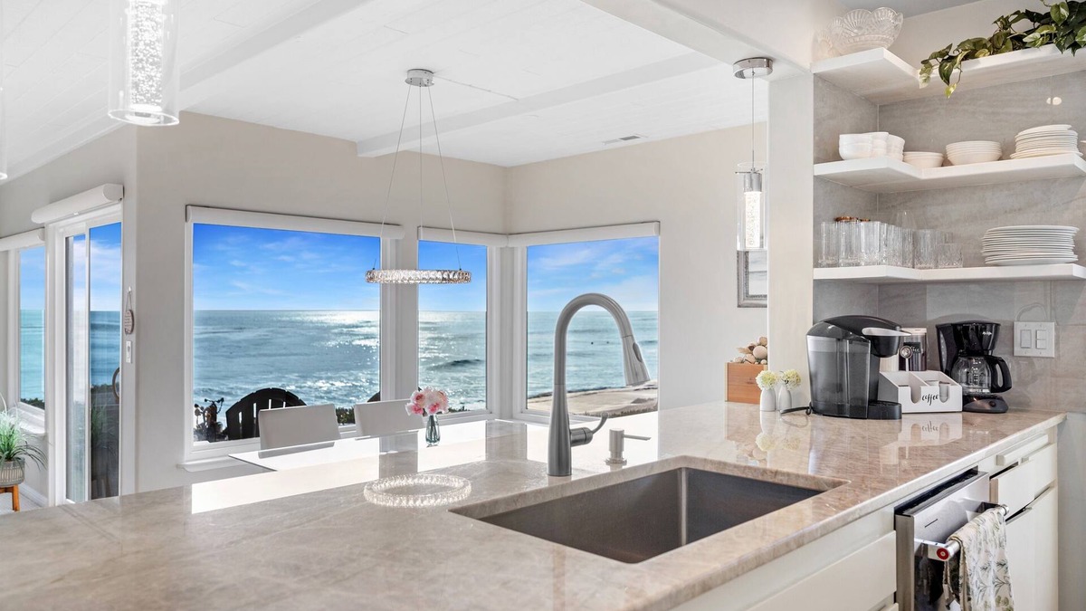 San Simeon Condo | Blue Haven-Oceanfront Stay Near Cambria & Beaches