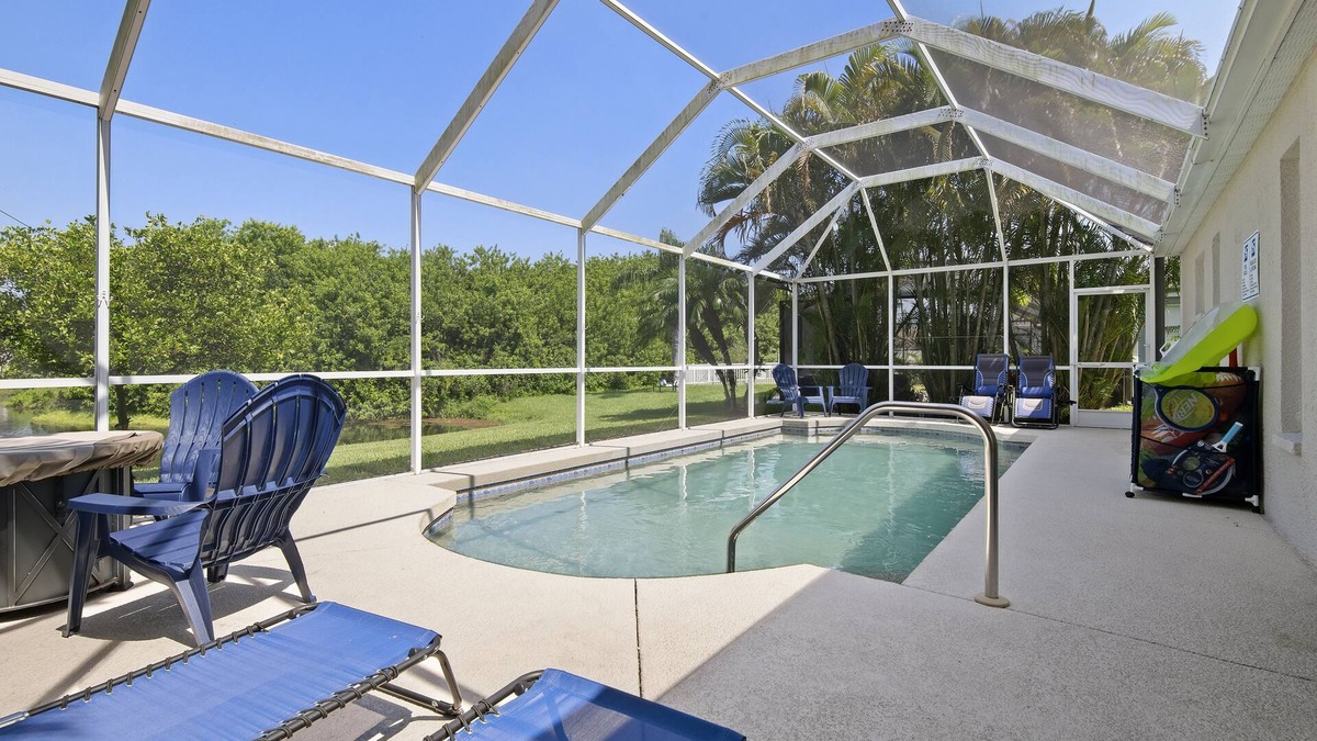 Sabal Harbour House | ⚓Blue Heron House! Cozy home w/heated pool and pool toys! Water view out back!⚓🌅