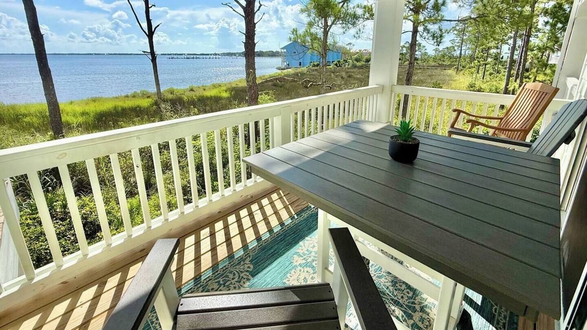 Innerarity Townhomes House | Blue Heron: Kayaks, Bay Views & more!