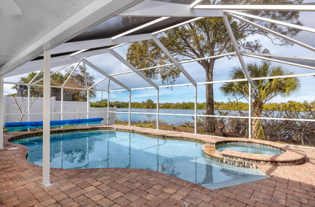 Largo House | Blue Heron Lakeview Pool Home Close to Clearwater