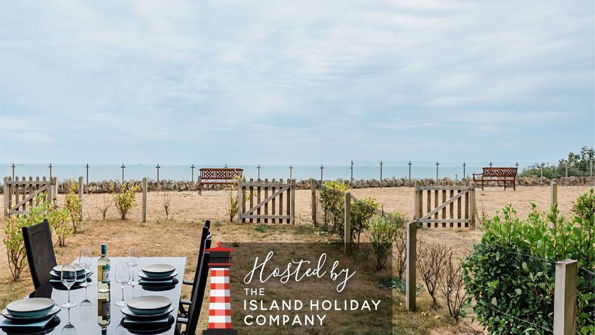 Sandown Apartment | Blue Horizon