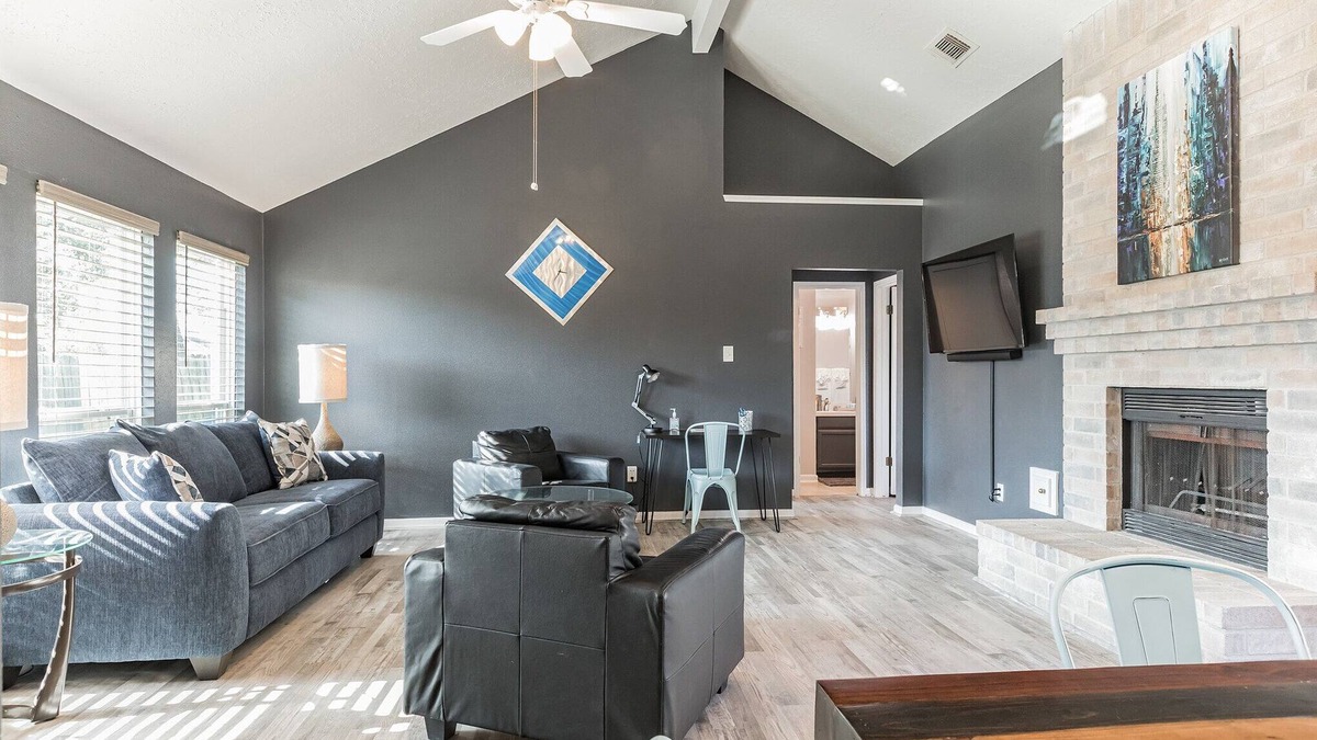 Greater Fondren Southwest House | Blue House Eclectic Living-Long Stays Welcome
