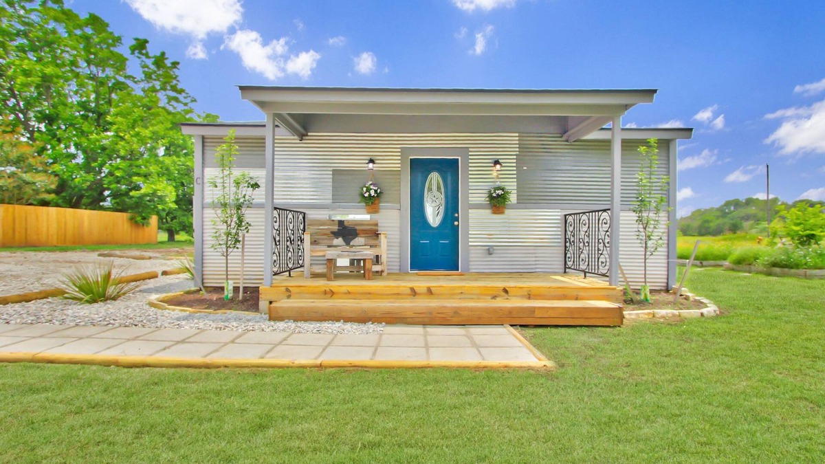 Blanco Cabin | Blue Jay Getaway - Walking Distance to Downtown Blanco!