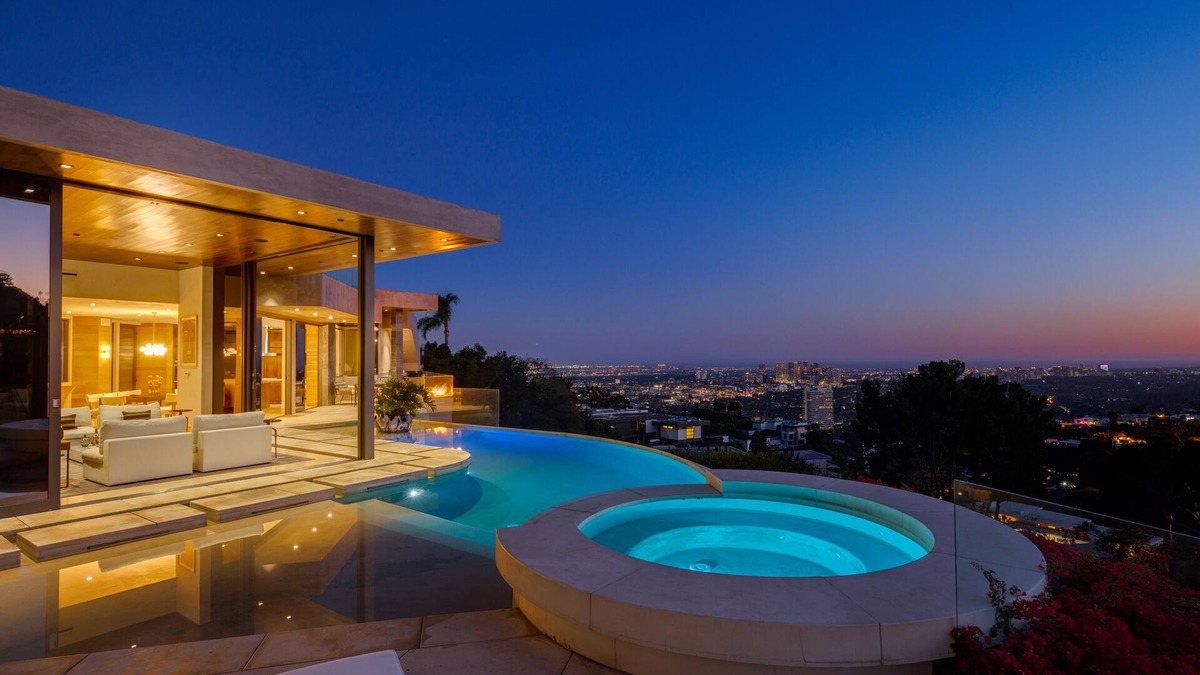 The Bird Streets Villa | Blue Jay Modern