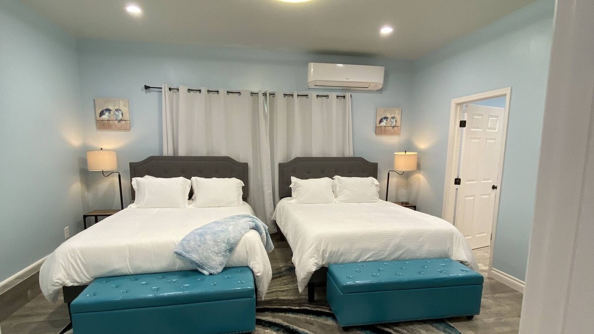 Wrightwood House | Blue Jay Suite