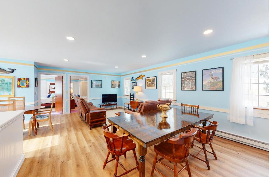 Boothbay Harbor House | Blue Lagoon Escape A&B